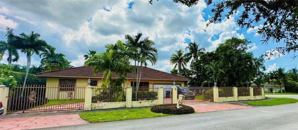 Miller Estates, 10512 SW 55th St, Westwood Lakes, Florida 33165, image 2