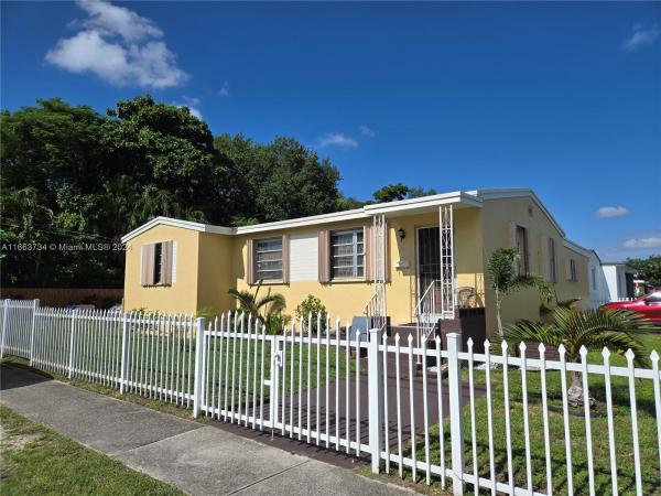 Anna & Samuel Pollack, 15550 NE 9th Ave, North Miami Beach, Florida 33162, image 1
