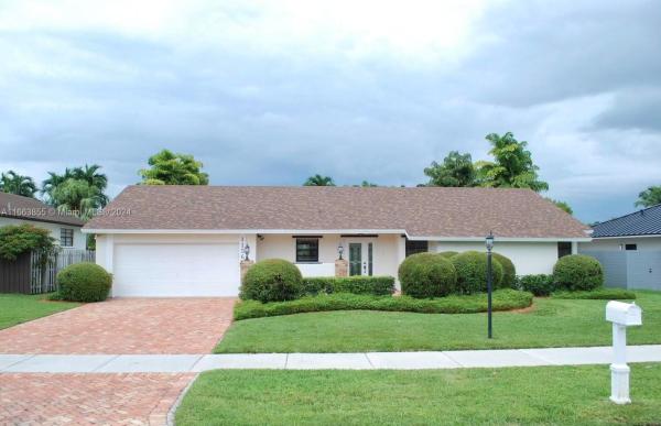 Glen Cove, 11561 SW 98th St, Kendall, Florida 33176, image 1
