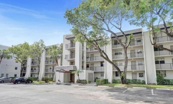 Poinciana Place Of Pine Island Ridge, 9420 Poinciana Pl #217, Davie, Florida 33324, image 1