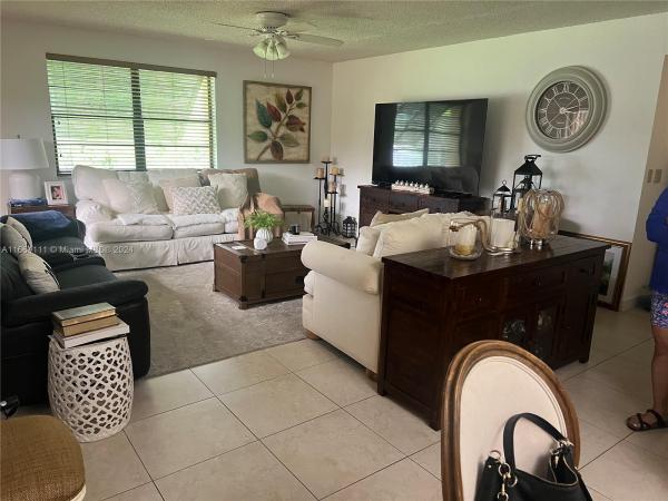 Kings Creek West, 7995 SW 86th St #325, Kendall, Florida 33143, image 1