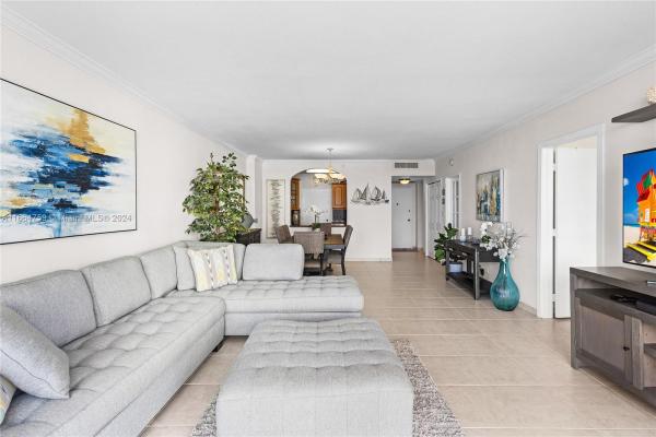 The Pavilion, 5601 Collins Ave #417, Miami Beach, Florida 33140, image 1