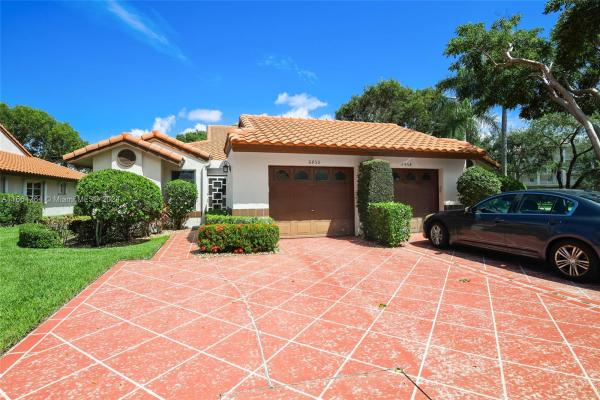 Huntington Pointe, 6450 Pointe Pleasant Cir, Delray Beach, Florida 33484, image 2