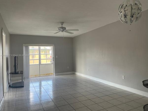 Palm Springs Gardens, Hialeah Gardens, Florida 33016, image 1