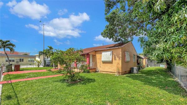Marjohn Park, 611 E 7th St, Hialeah, Florida 33010, image 2
