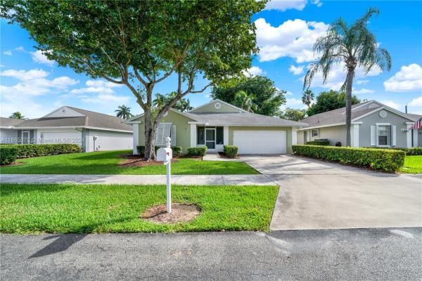 North Gate, 527 SE 27th Dr, Homestead, Florida 33033, image 1