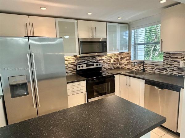 Sunrise Lakes 2, 8100 Sunrise Lakes Blvd #203, Sunrise, Florida 33322, image 1