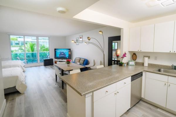Roney Palace, 2301 Collins Ave #429, Miami Beach, Florida 33139, image 1