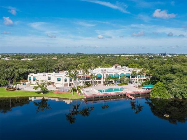 Poinciana Place Of Pine Island Ridge, 9420 Poinciana Pl #308, Davie, Florida 33324, image 1