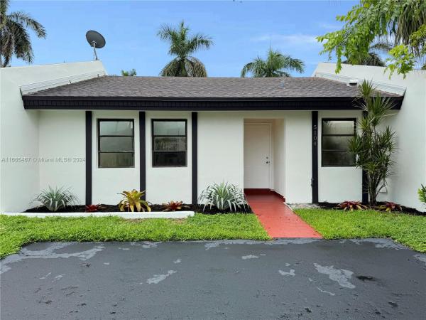 Bent Tree Center, 5104 SW 139th Pl #5104, Kendale Lakes, Florida 33175, image 1