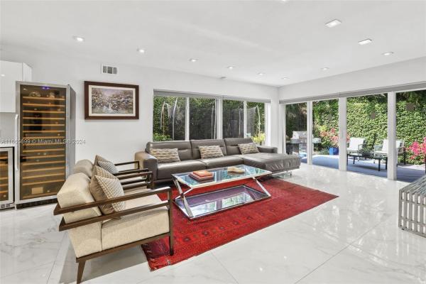 Nautilus, 4456 Alton Rd, Miami Beach, Florida 33140, image 1