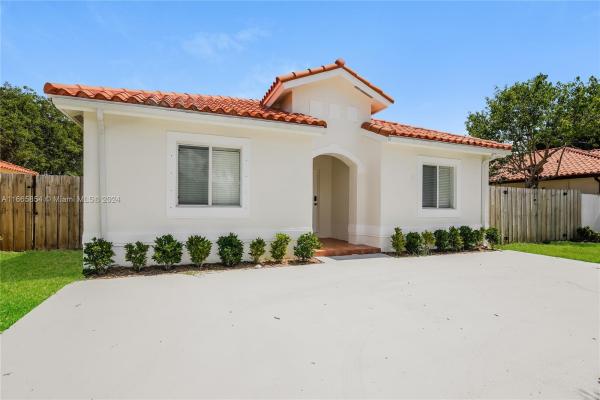 Princeton No HOA, 13432 SW 255th Ter, Princeton, Florida 33032, image 1