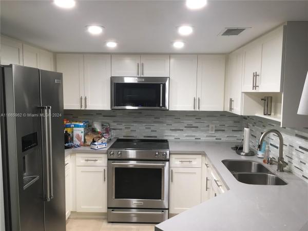 Village East, 2021 SE 10th Ave #204, Fort Lauderdale, Florida 33316, image 1