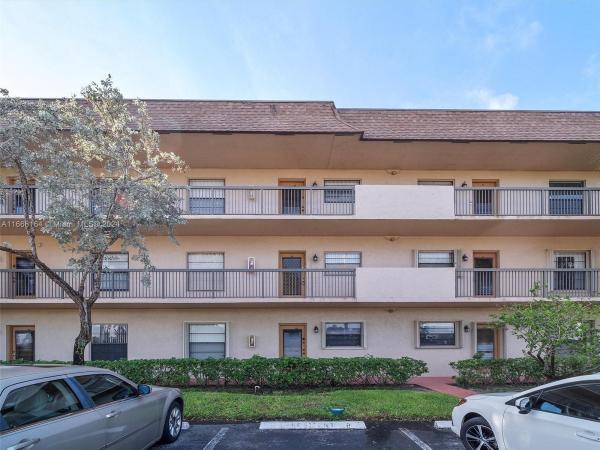 Lakes Of Carriage Hills, 6090 N Sabal Palm Blvd #204, Tamarac, Florida 33319, image 1
