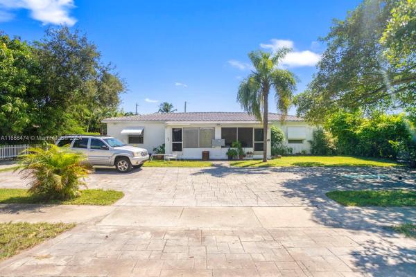St James Court, 1219 N 17th Ave, Hollywood, Florida 33020, image 1