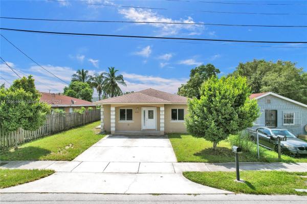 Michmar, 1340 NW 75th St, Gladeview, Florida 33147, image 3