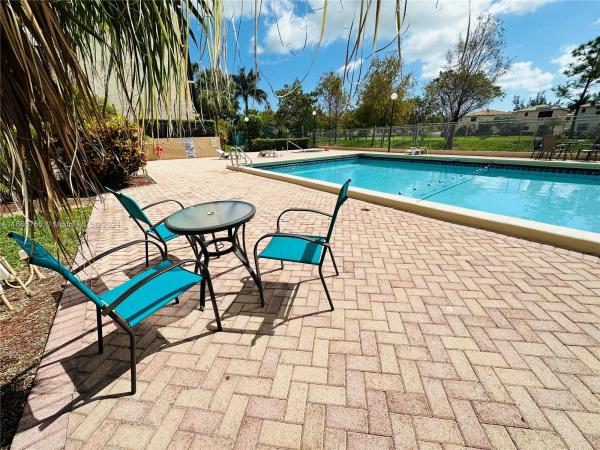 Chantilly, Ives Estates, Florida 33179, image 1