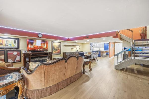 Golfwood, 683 NE 206th Ter, Ives Estates, Florida 33179, image 3