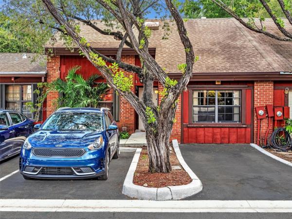 Tamerlane, 2923 N 35th Ter, Hollywood, Florida 33021, image 1