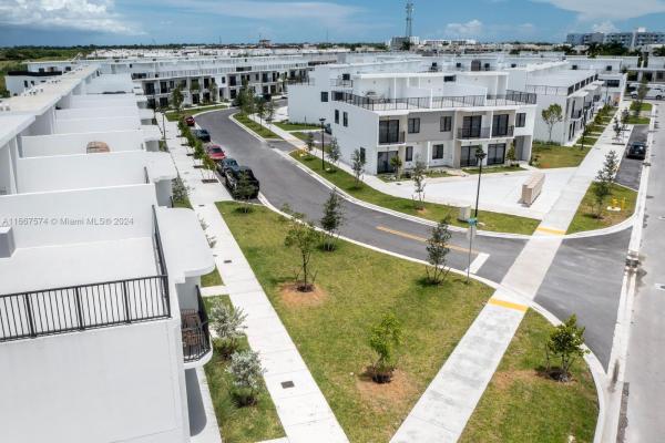 Grandville By ONX, 14512 SW 261st St, Richmond West, Florida 33032, image 3