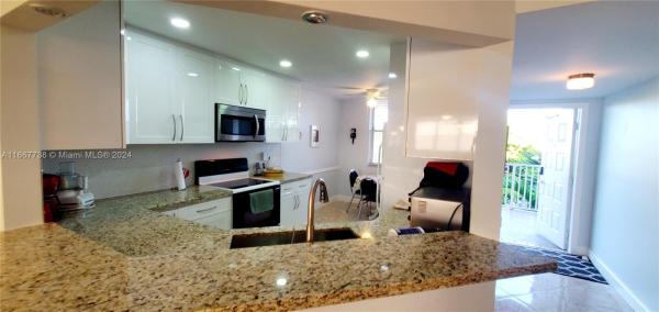 Sunrise Lakes 4, 2521 NW 104th Ave #402, Sunrise, Florida 33322, image 1