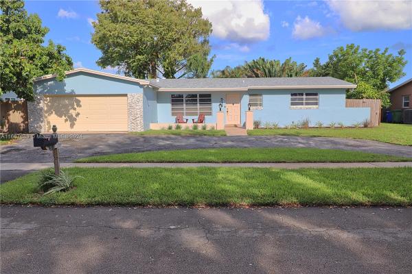 Pasadena Lakes, 511 NW 93rd Ter, Pembroke Pines, Florida 33024, image 1
