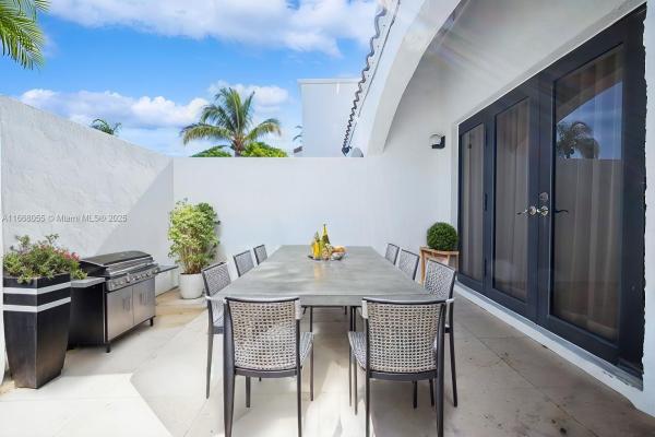 Costan Villas Harbor Village, 21216 Harbor Way #153-15, Aventura, Florida 33180, image 1