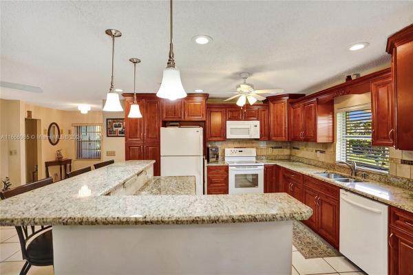 Delray Villas 4 & 5, 6088 Overland Pl #E, Delray Beach, Florida 33484, image 1