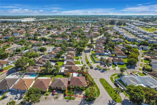 Amerihomes, 28365 SW 136th Ave, Three Lakes, Florida 33033, image 3