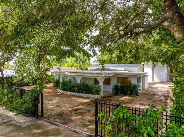 Biscayne Gardens, 15104 N Miami Ave, North Miami, Florida 33169, image 1