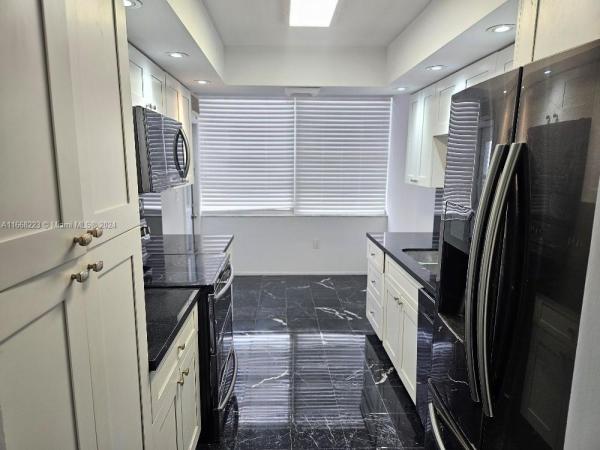 Del Prado, 18011 Biscayne Blvd #1401, Aventura, Florida 33160, image 1