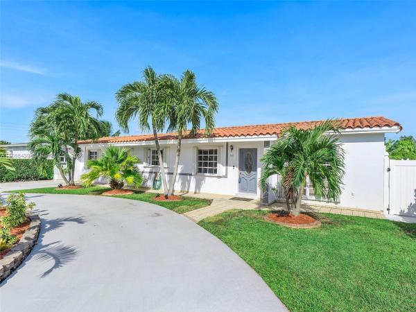 Lee Manor, 3631 SW 106th Ave, University Park, Florida 33165, image 2