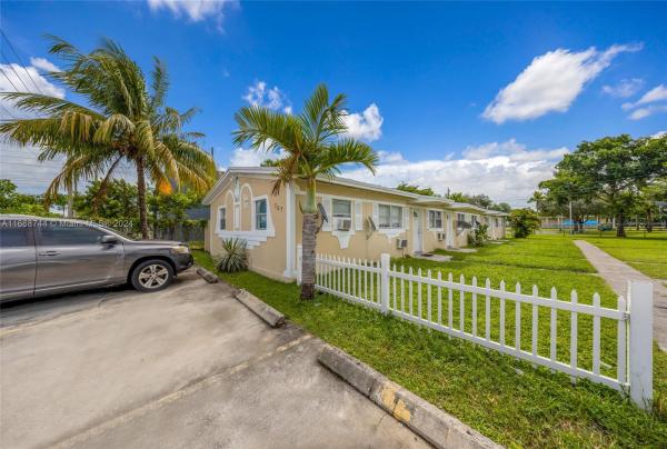College, 707 SW 10th St, Dania Beach, Florida 33004, image 1
