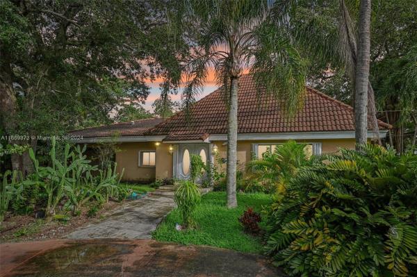 South Miami Garden Heights, 10861 SW 93rd St, Kendall, Florida 33176, image 1
