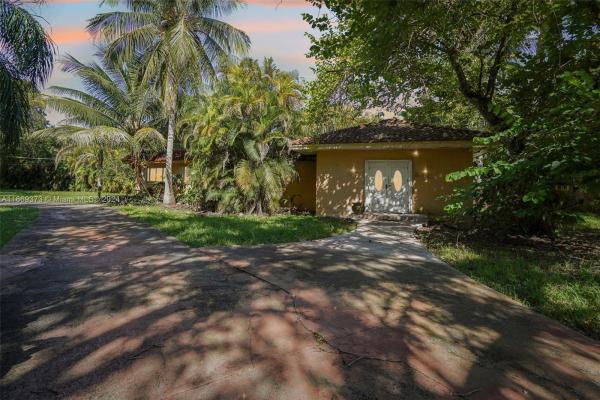 South Miami Garden Heights, 10861 SW 93rd St, Kendall, Florida 33176, image 3