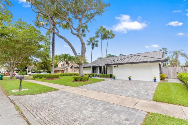 Calusa Corners, 13105 SW 104th Ter, The Crossings, Florida 33186, image 3