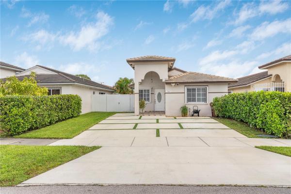 El Prado Country Club, 7117 W 30th Ln, Hialeah, Florida 33018, image 1