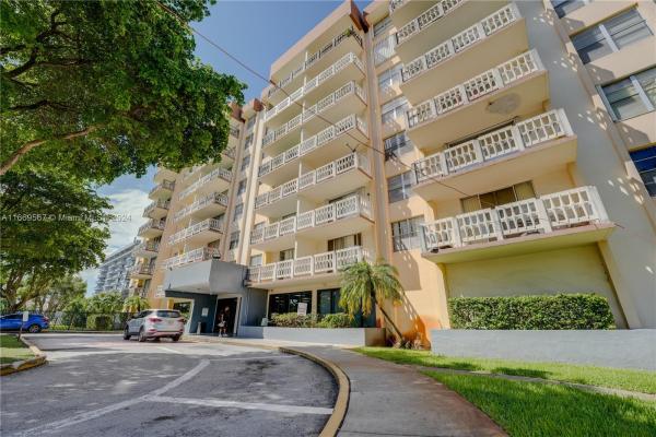 Parkway Towers, 15600 NW 7th Ave #410, Golden Glades, Florida 33169, image 1