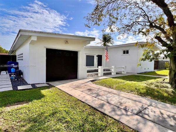Cutler Ridge, 20415 Leeward Ln, Cutler Bay, Florida 33189, image 1