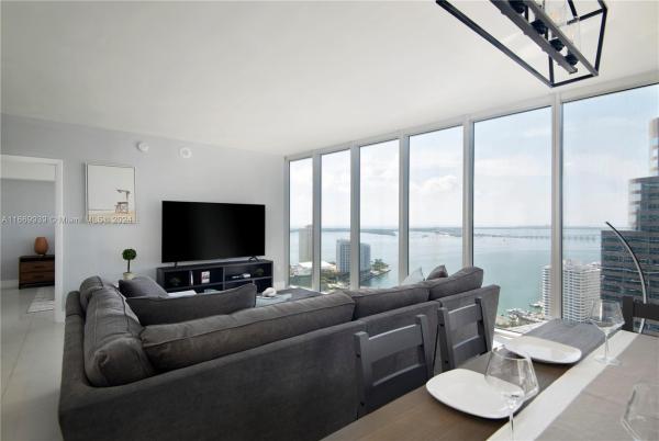 Icon Brickell Tower 3, 485 Brickell Ave #3208, Miami, Florida 33131, image 1