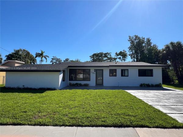 Heftler Homes Sunset Park, 7701 SW 99th Ave, Sunset, Florida 33173, image 3