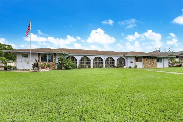 Bird Road Farmsites, 12085 SW 47th St, Kendale Lakes, Florida 33175, image 1