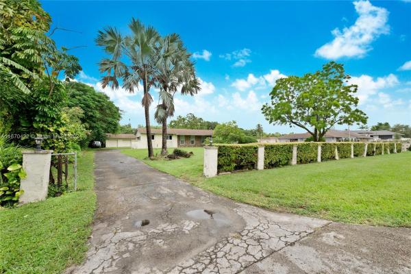 Bird Road Farmsites, 12095 SW 47th St, Kendale Lakes, Florida 33175, image 1