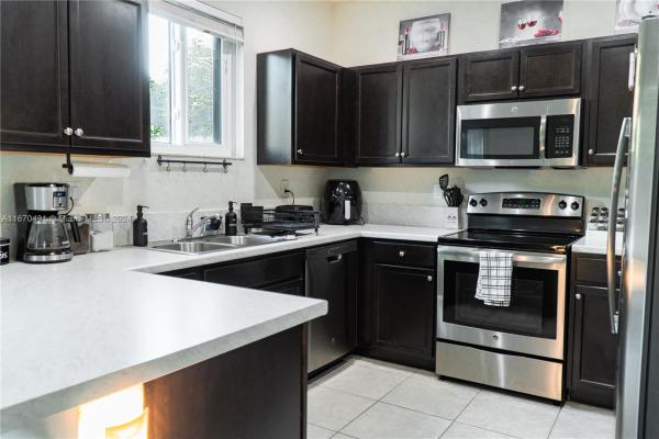 Chateau At The Vineyards, 353 SE 37th Ter, Homestead, Florida 33033, image 3