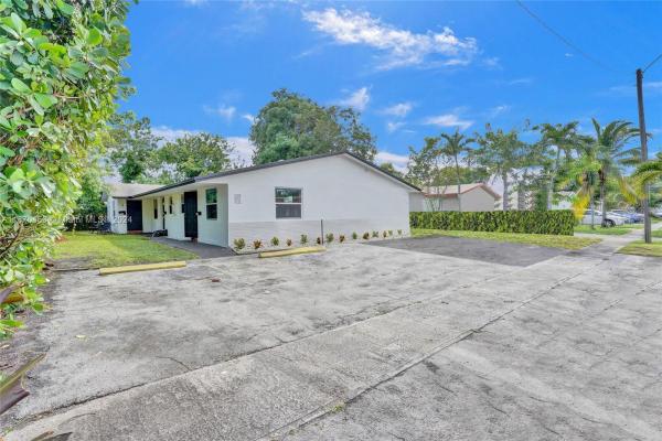 Sunshine Villas, 5308 NW 18th Pl, Lauderhill, Florida 33313, image 1