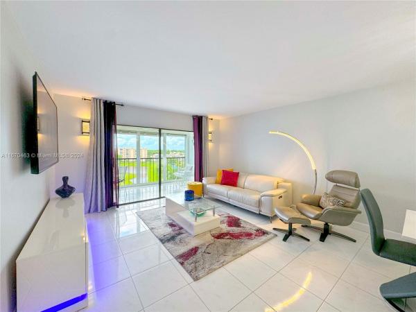 Huntington Lakes 1, 14425 Strathmore Ln #805, Delray Beach, Florida 33446, image 1