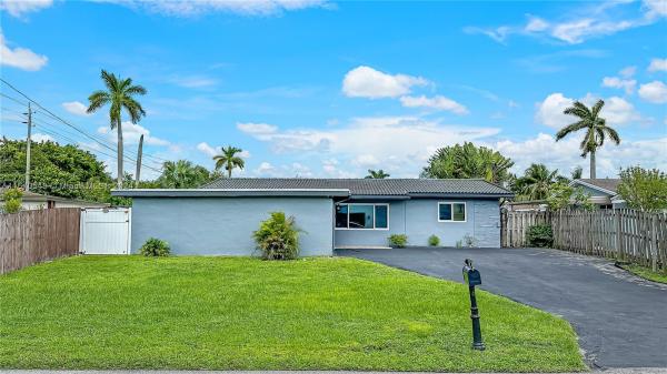 Stirling Lake, 5741 SW 56th St, Davie, Florida 33314, image 1