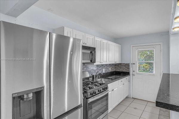 Romont South, 160 NE 203rd Ter #32, Miami Gardens, Florida 33179, image 2