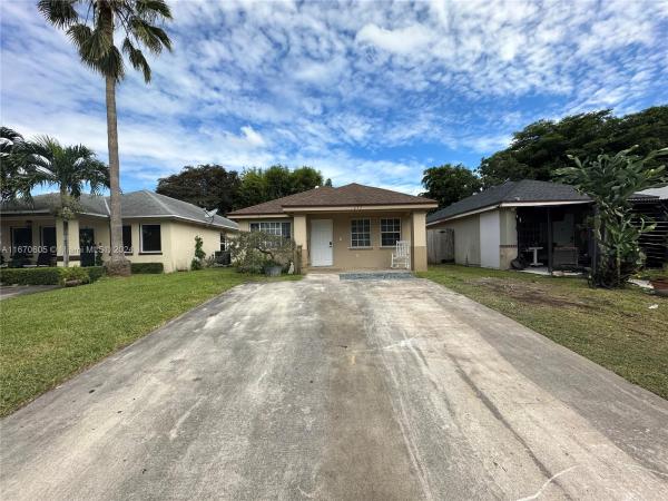Villas Of Palm Bay, 842 SW 9th St, Florida City, Florida 33034, image 1