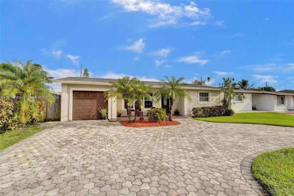Miramar Isles, 6625 Coconut Dr, Miramar, Florida 33023, image 1
